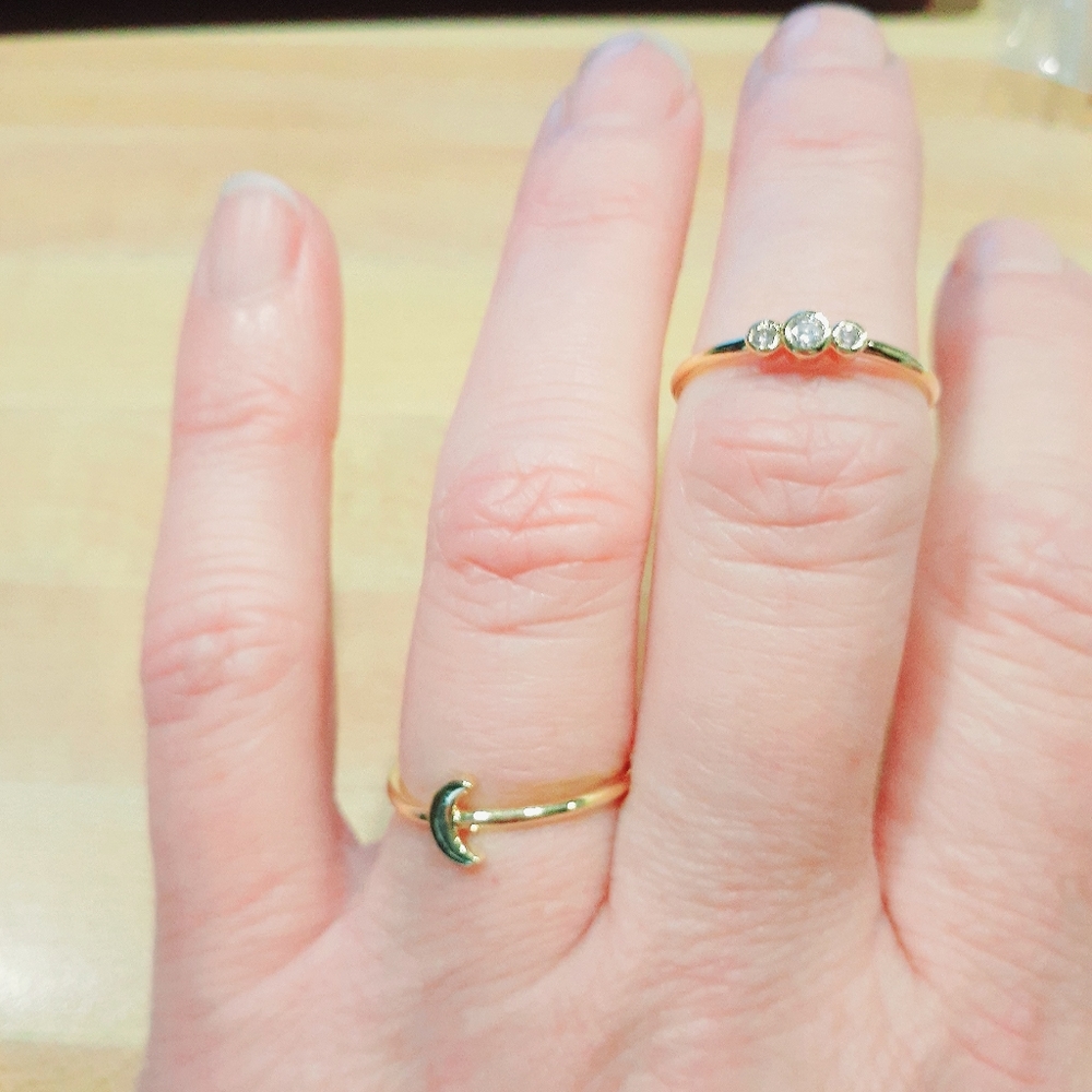 NEW Minimalist Dainty Gold Toned Moon CZ Ring Set - Picture 5 of 8